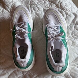 Women's adidas ultra boost green and white, size 10
No box